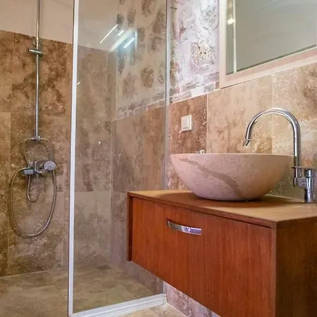 فيلة Elisam